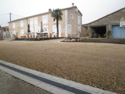 aménagement cour extérieur : bordure et pavé