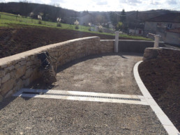 mur de soutènement : enrochement en charente